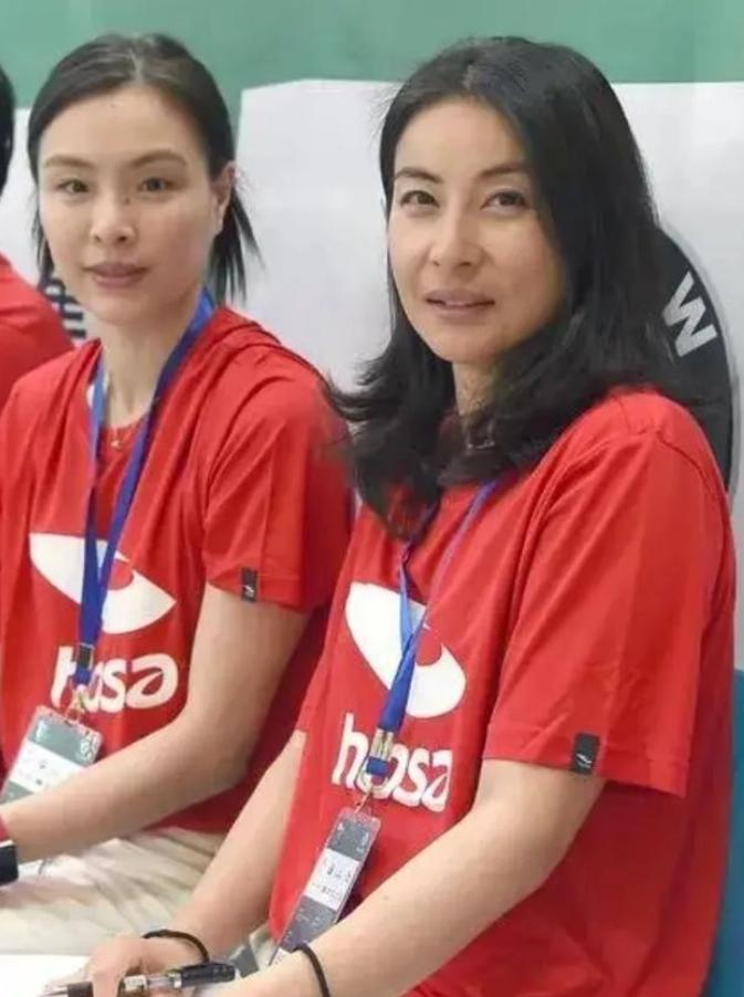 有一次，吴敏霞去香港出差，郭晶晶想给小叔子霍启山和吴敏霞“牵线”，就给吴敏霞打电