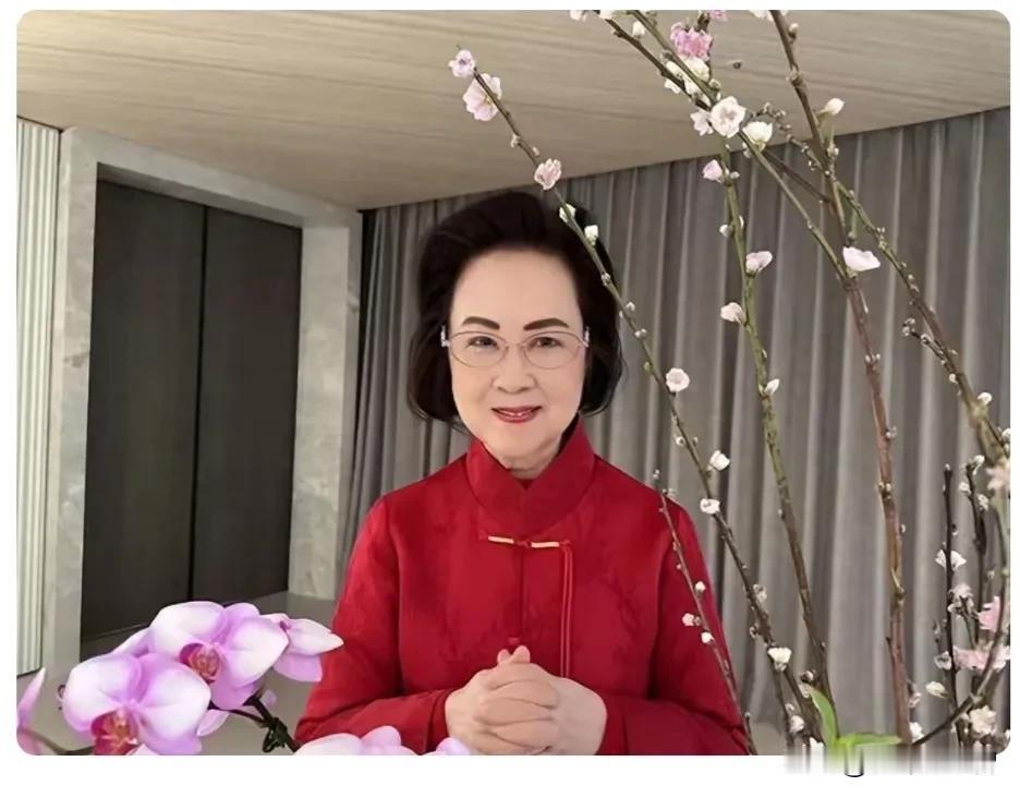 知名言情小说作家琼瑶“飘然”而去，八十六岁的她在生前遗书中表明，不要为她死而哭，