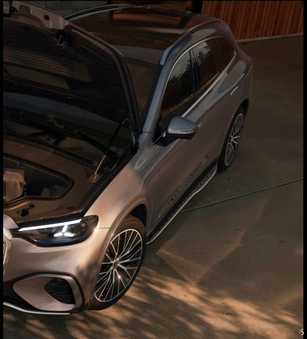 北京车展去奔驰展台看看全新奔驰纯电GLC SUV。对，纯电的！奔驰也清楚是该到换