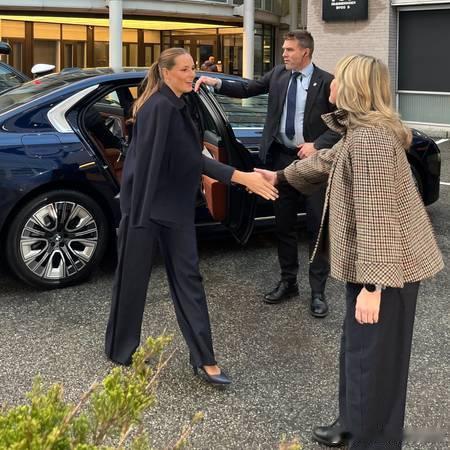 新闻 2025.12.9 挪威公主英格丽德·亚历山德拉接见挪威首位宇航员詹妮克·