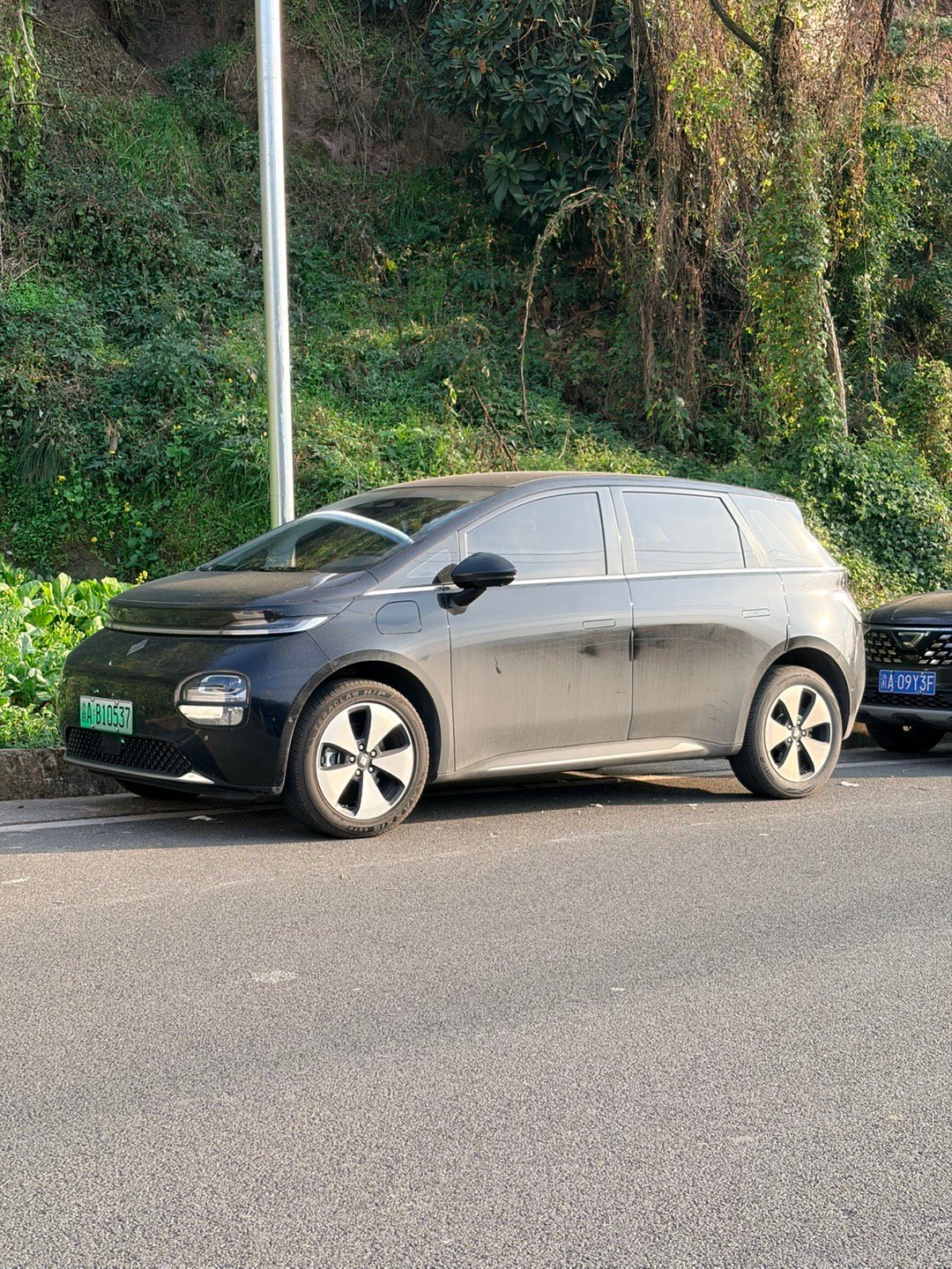 第一次路边看到宝骏云朵，前脸感觉怪怪的，之前网上看图还挺特别。