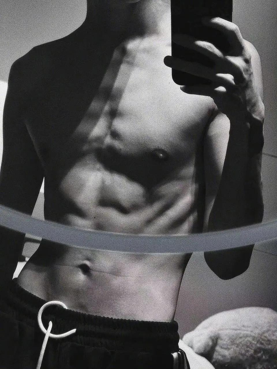 罗云熙这身材没什么料啊为什么要秀 ​​​