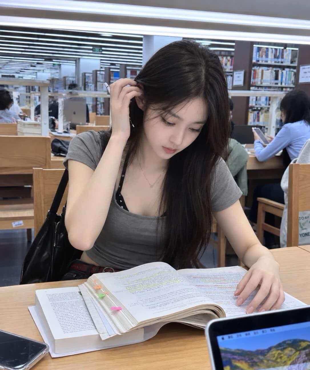 开学季  图书馆学习的一天