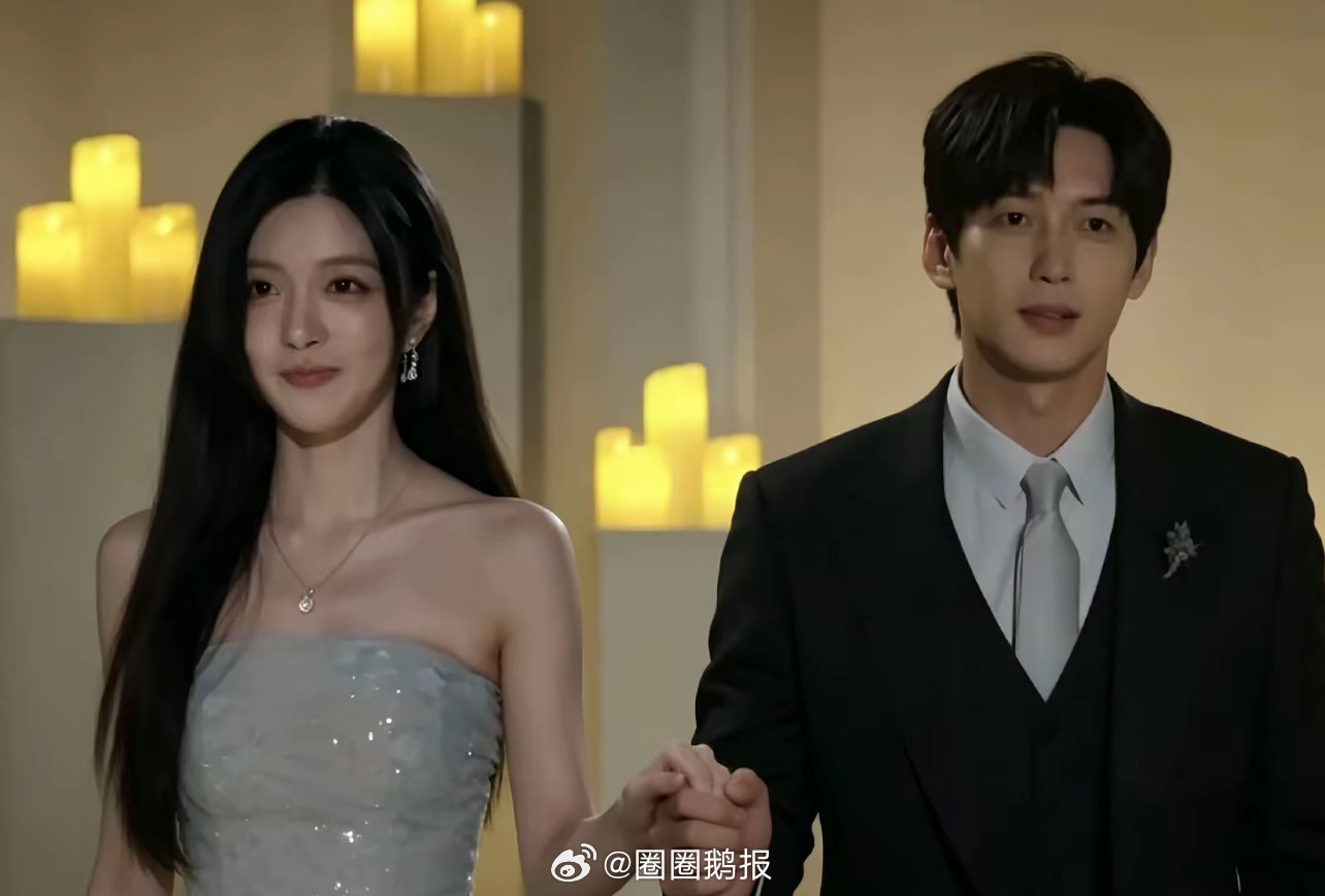 柳柳裙子是周佑凌领带的颜色周佑凌领带是柳柳裙子的颜色 哇塞 