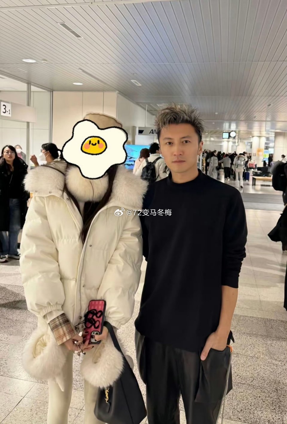 44岁的谢霆锋被路人偶遇，这个状态还不错。 