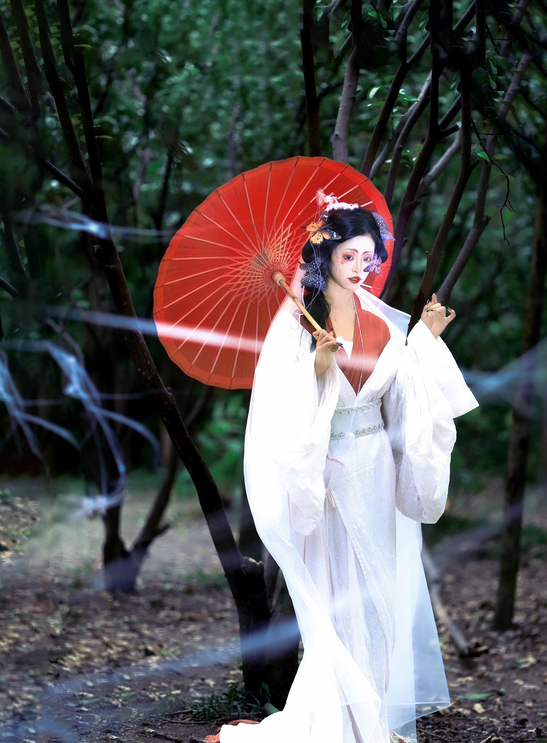 妖，总爱扮成美丽的女子。万圣节👻的汉服打开方式