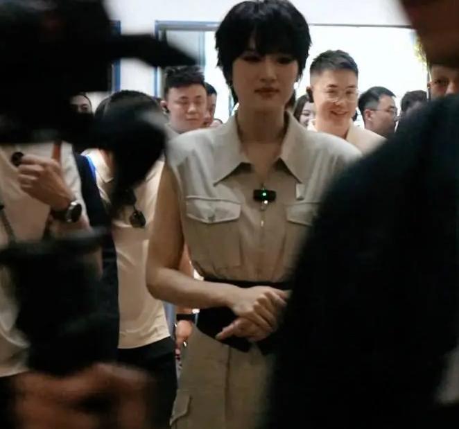 颠覆认知！华为二公主不当富婆当 “打工人”，不炫富的样子太圈粉了！

   谁能