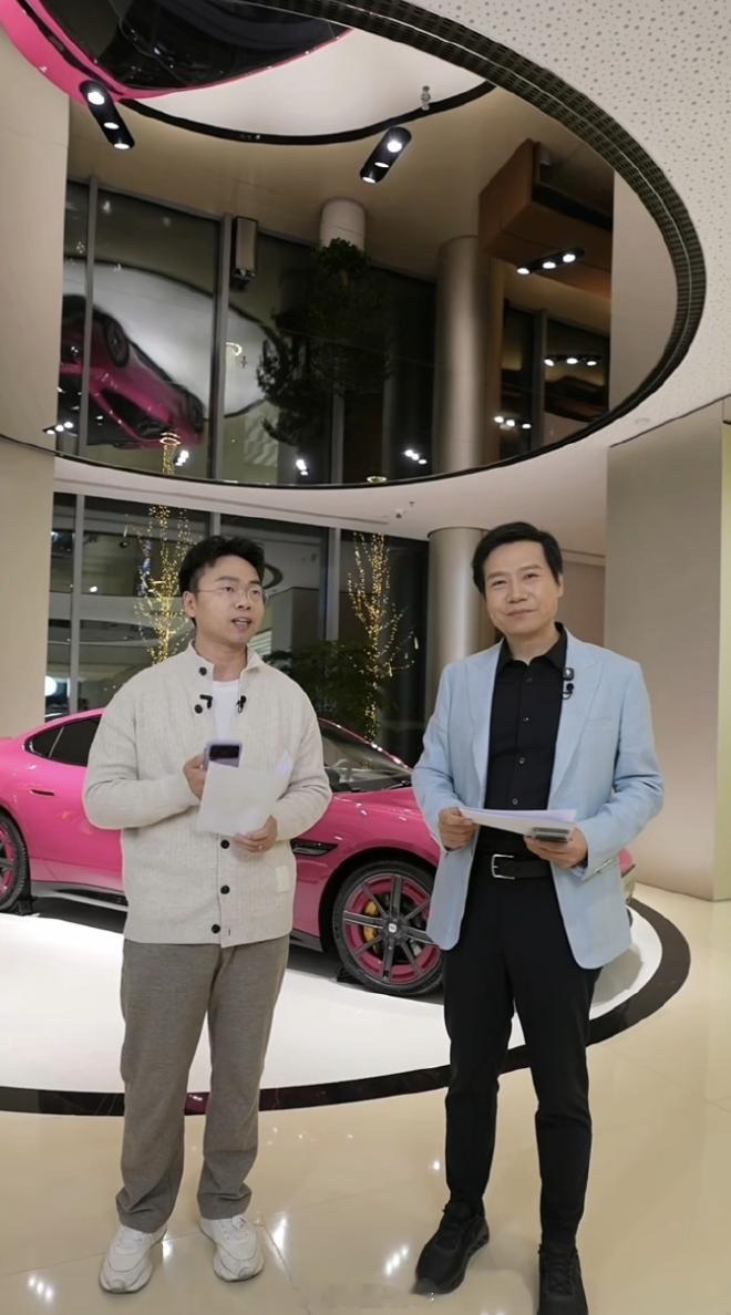 雷军称 YU7 钛金属色销量最好  2月10日小年夜，小米集团创始人、董事长兼 