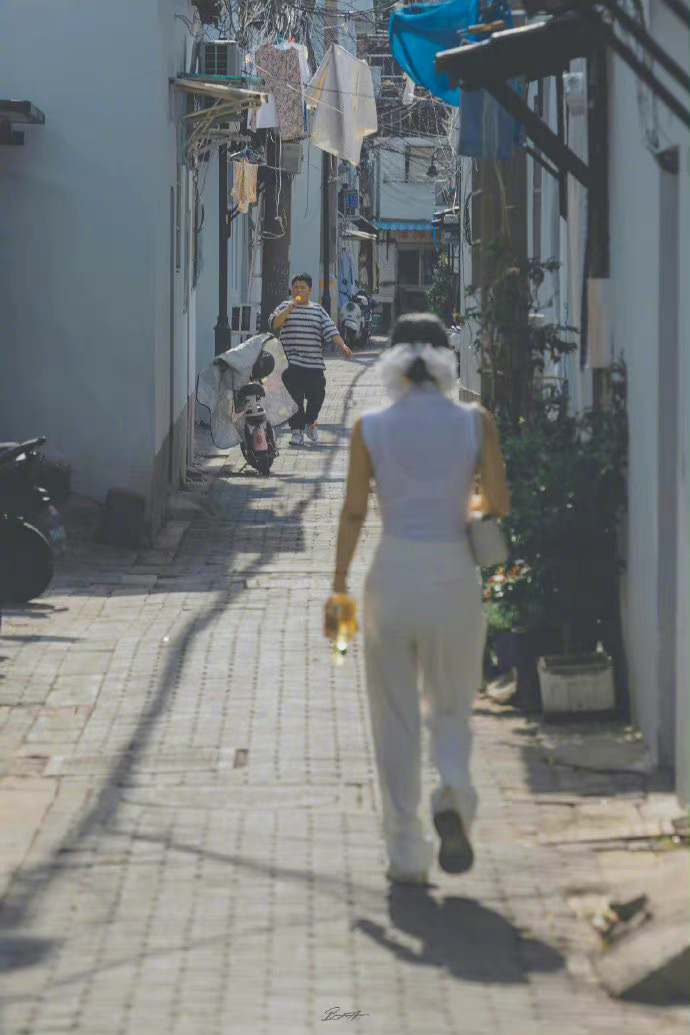 生活哪有什么胜利可言，挺住意味着一切。——里尔克 