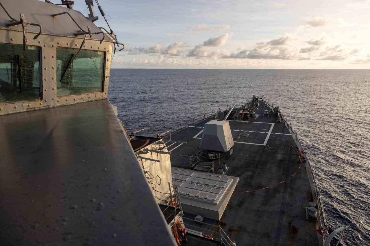 突发！中国南沙岛礁领海基线划定后，美军激光炮驱逐舰第一次闯入。12月6日，美国海