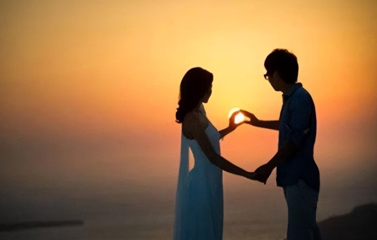 你知道婚姻的本质是什么吗？

它的本质是两个独立的人，以爱为起点，以责任为底色，