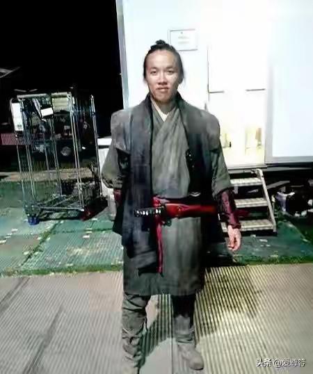 现代日本浪人？
持刀硬闯中国大使馆的村田见大，简直就是日本浪人武士的现代版。
