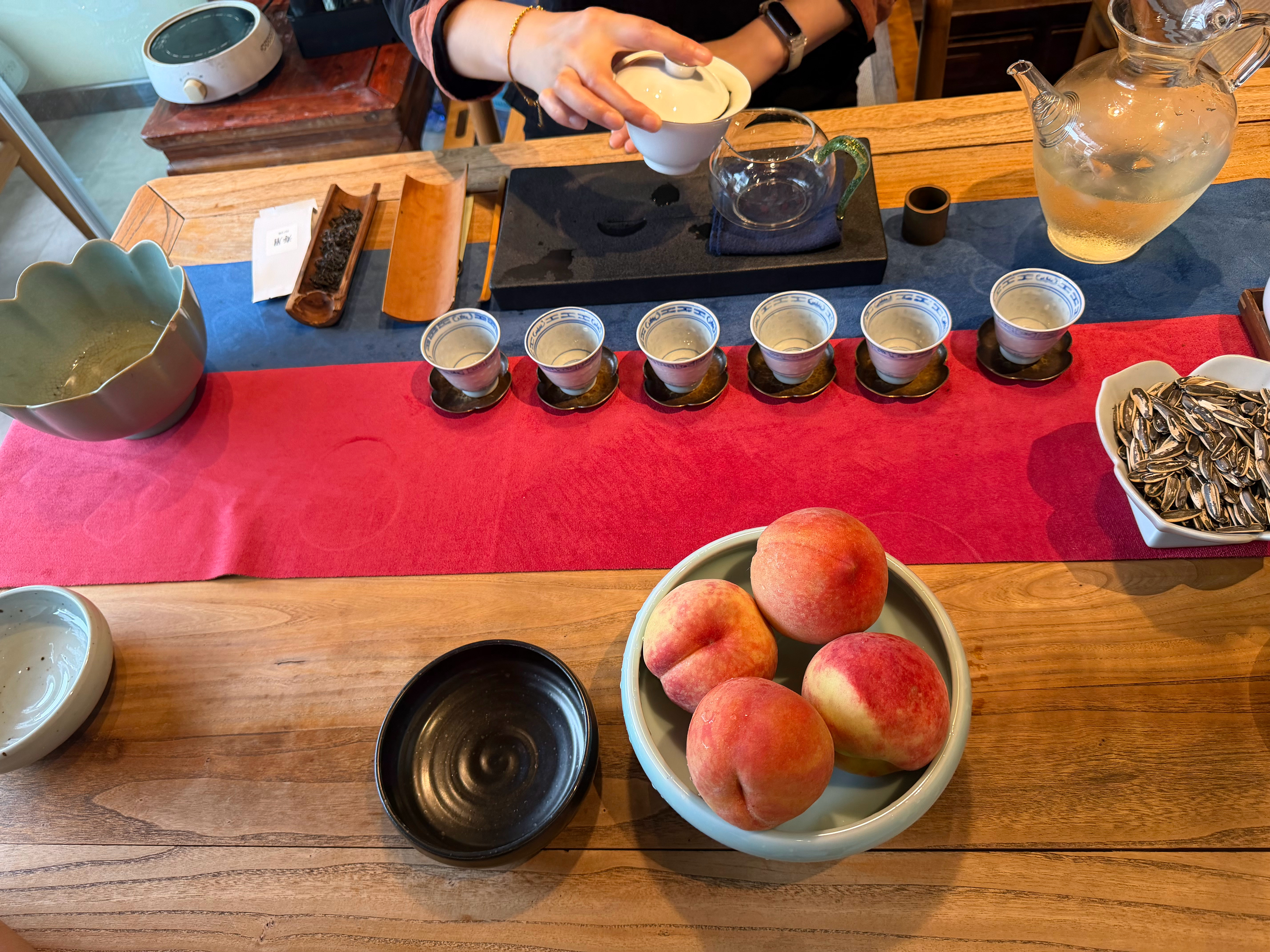 吃完又来青果巷喝茶 