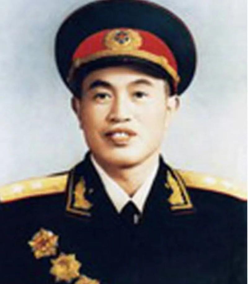 1946年夏季，为突破国民党军重兵包围，进行战略转移，党中央、毛主席批准了中原军