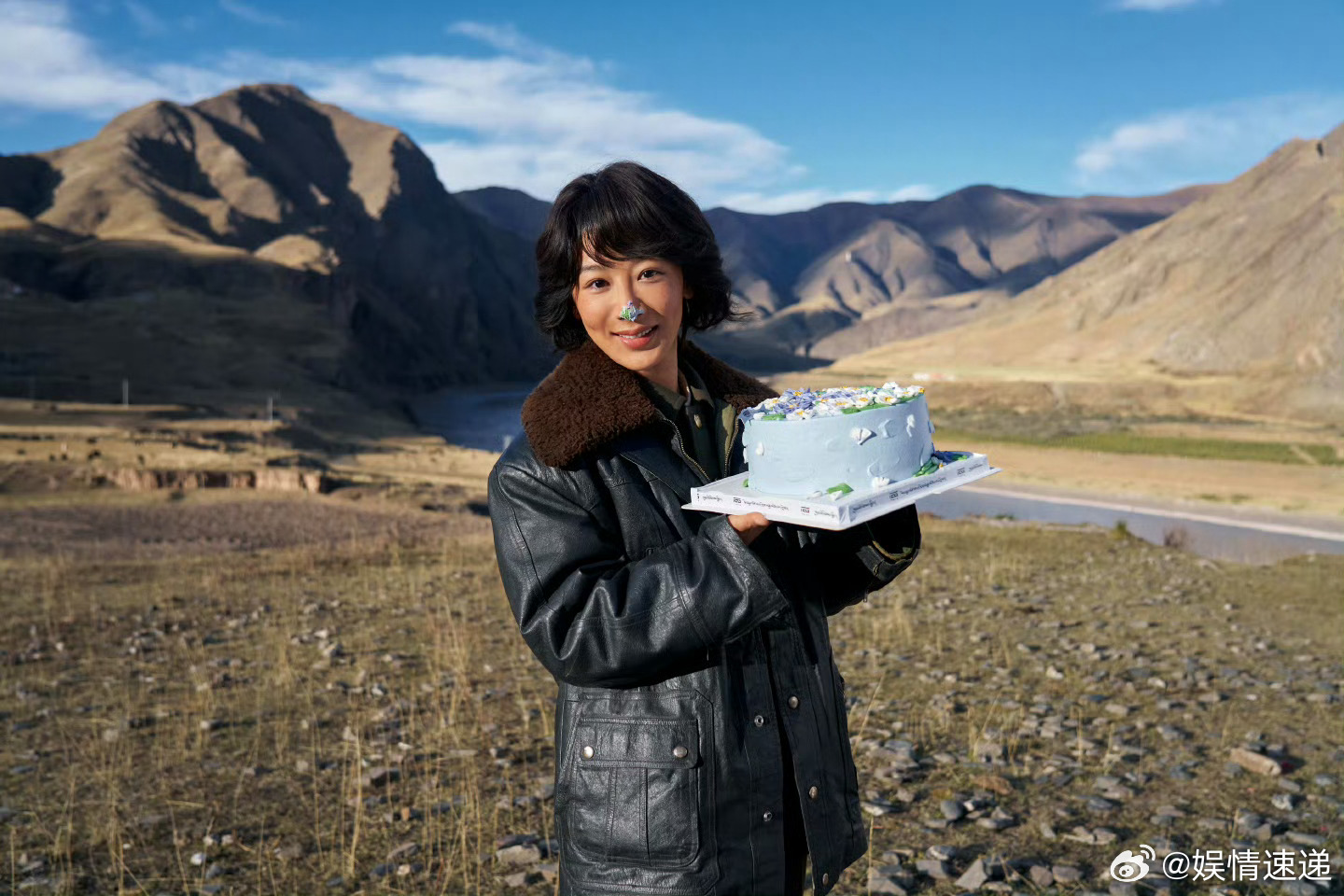 白菊祝杨紫昂扬铮铮如劲草白菊发来杨紫生日贺电 ​看看 ​​​