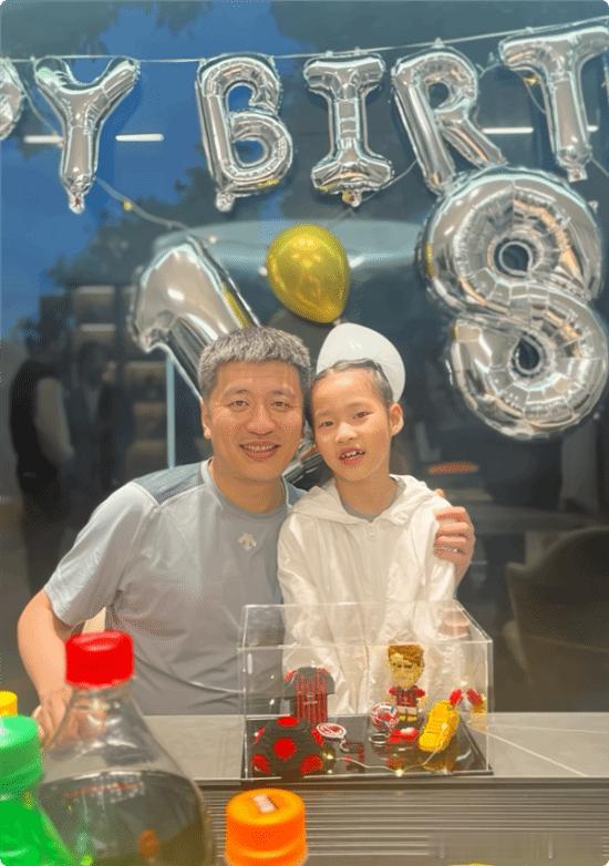 张雪峰公司股份发生变更：由其11岁女儿张姩菡接手近日，苏州研途教育科技有限公司发
