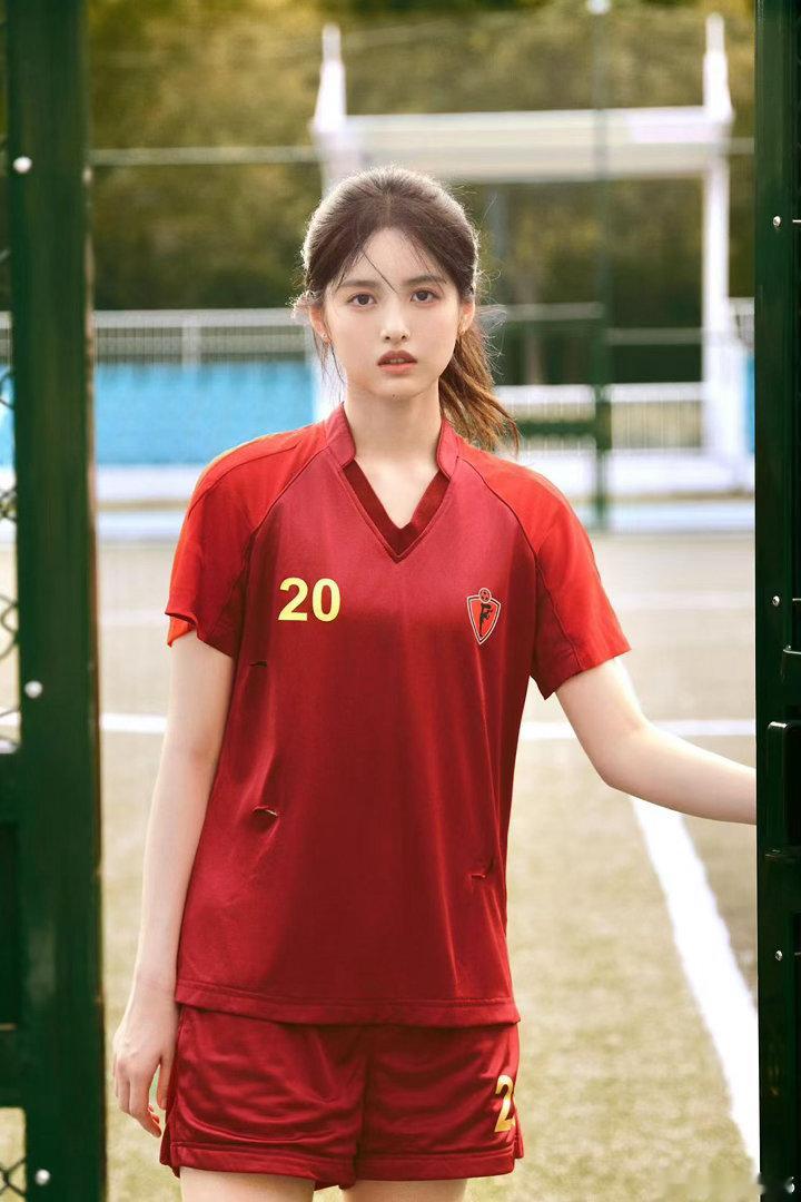 星女郎雪野新人美线下扫楼行程满满，雪野全程保持良好状态。没有明星架子，认真倾听大
