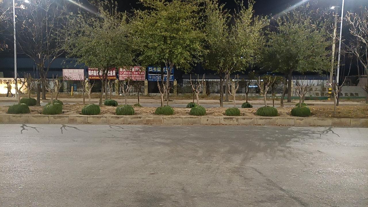 首先，中年的心态，变得更加稳重和淡定。经历了岁月的洗礼，面对生活的起伏，许多人学