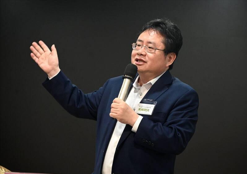 矢板明夫被殴打，民进党政客集体破防
亲绿媒体人印太战略智库执行长矢板明夫昨在台中