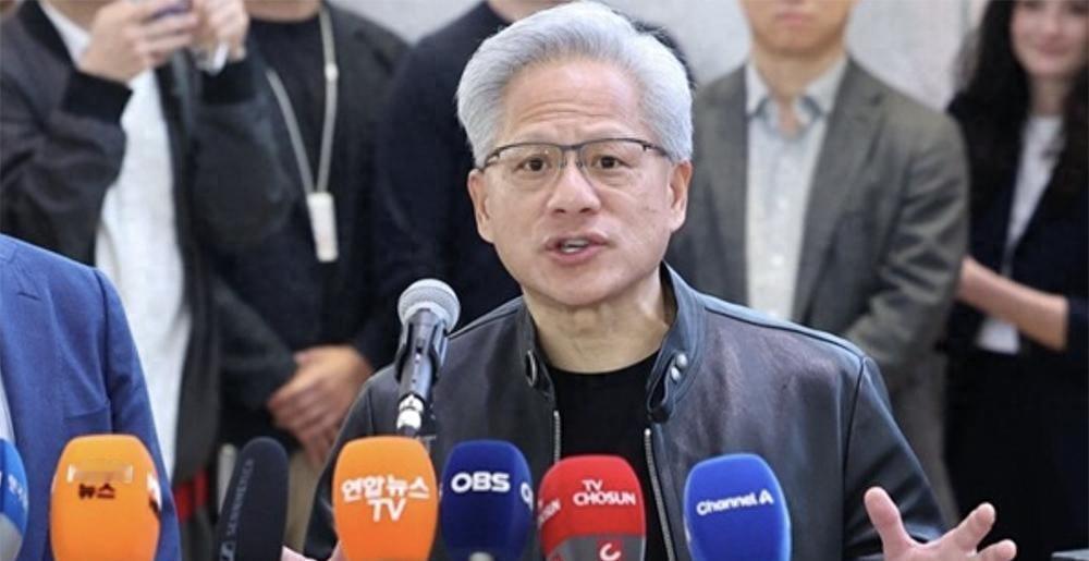 黄仁勋在韩国，不像出差，像巡演

科技股刚跌完，黄仁勋却扔出一句更刺激的话，现在
