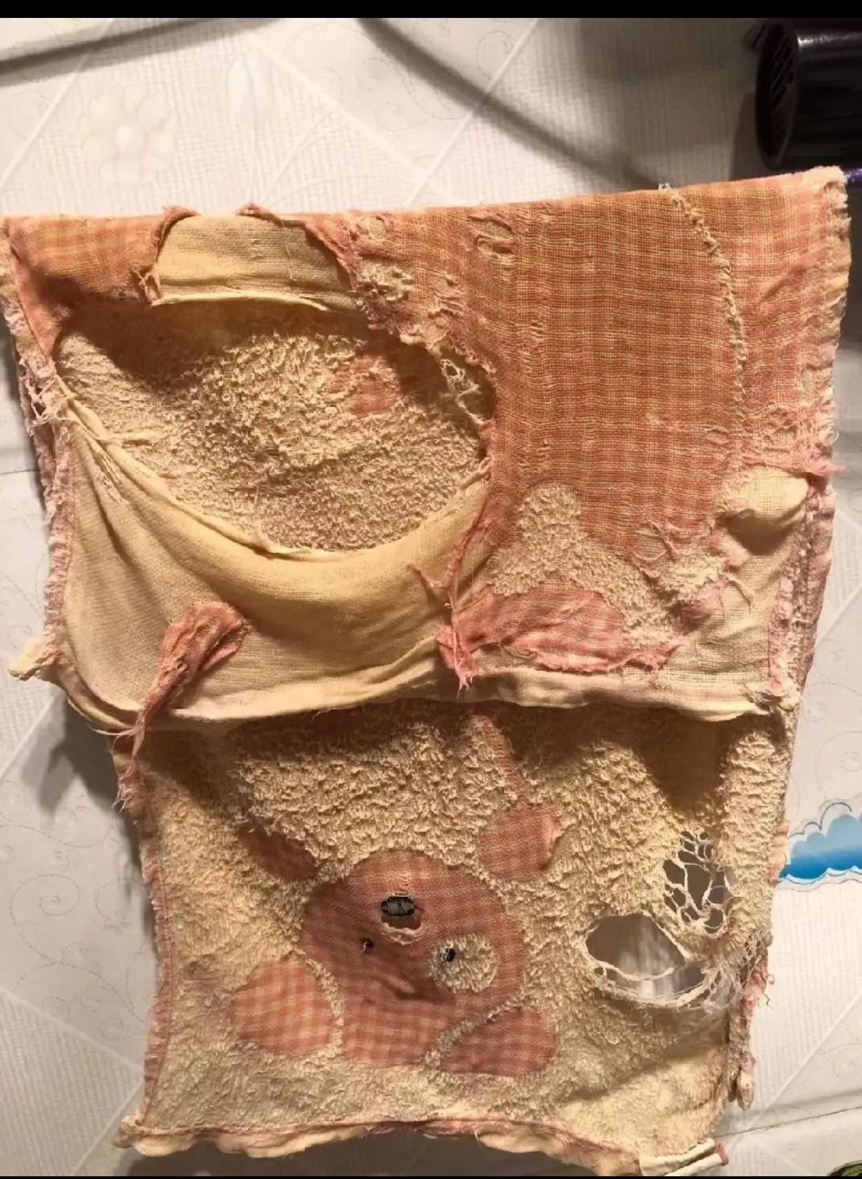 不是我买不起，主要我舍不得丢，我这个人什么东西都总是很怀旧，你别笑，这...