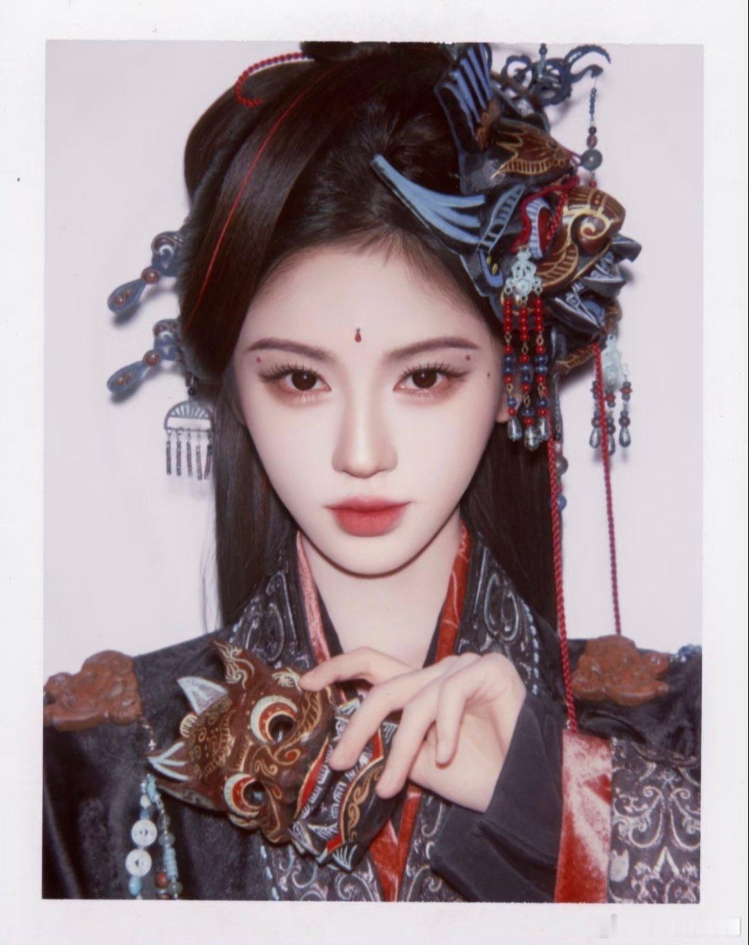 鞠婧祎穿古装拍撕拉片谁懂啊太美了 