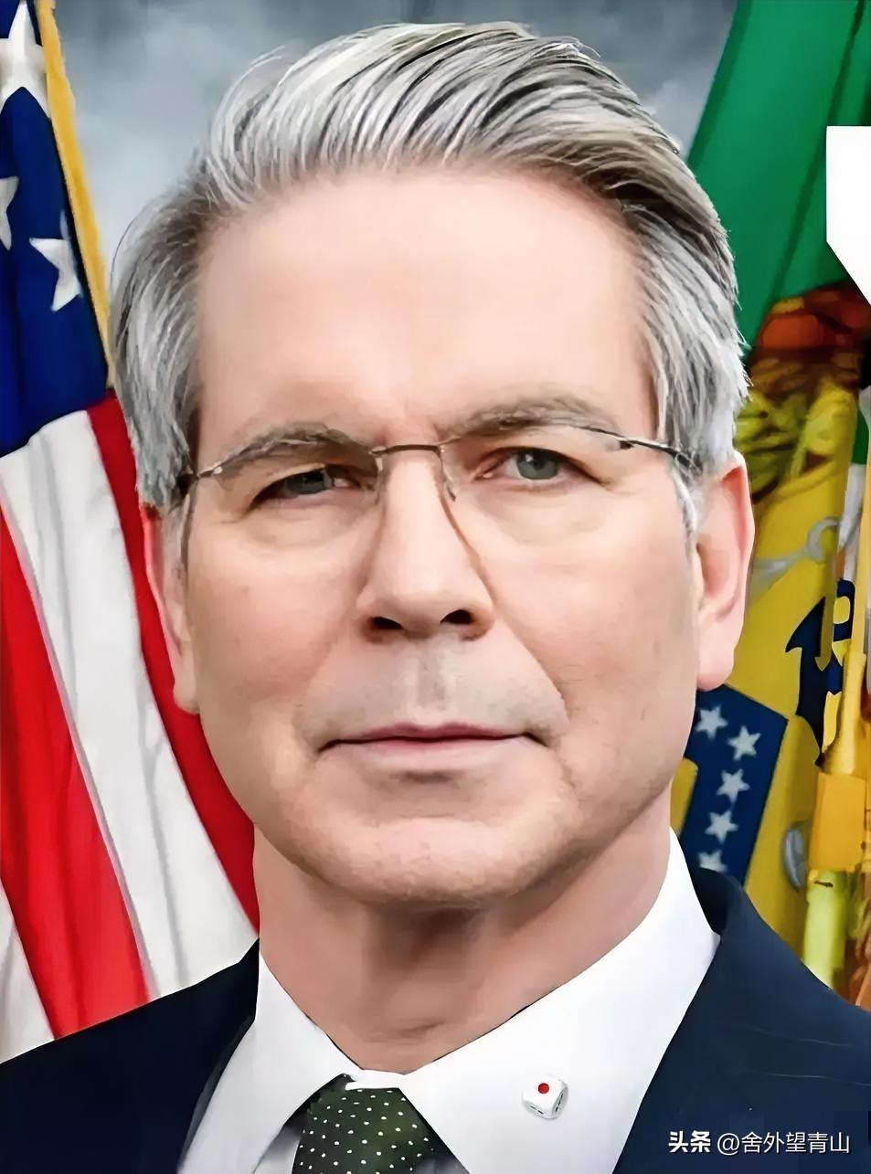 美国已经确认，世界可以让美国去称霸，但中国不在美国的世界范围内。贝森特表示，中国