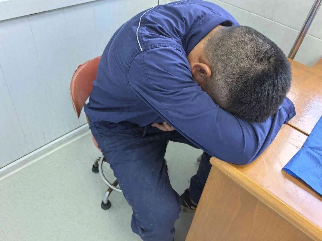 半夜睡觉直接被疼醒，宁波50岁张先生遭结石折磨，户外干活的人都要多上心

很多干