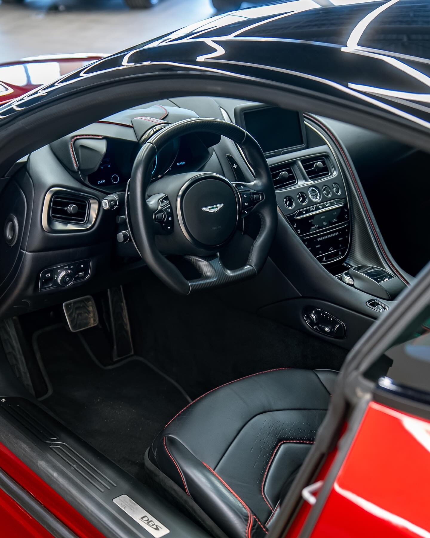 AstonMartin DBS Superleggera❤️..阿斯顿马丁dbs