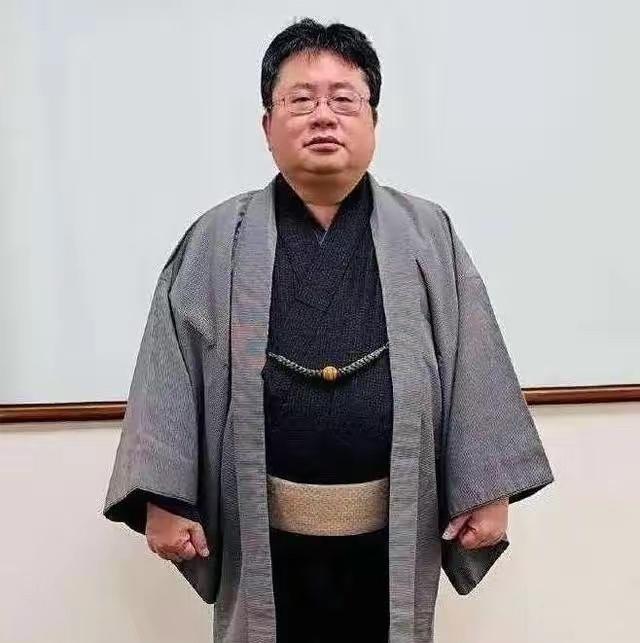 高市早苗疯狂反华，背后竟是两个中国败类在出谋划策？
这两个人太让人寒心。一个是石