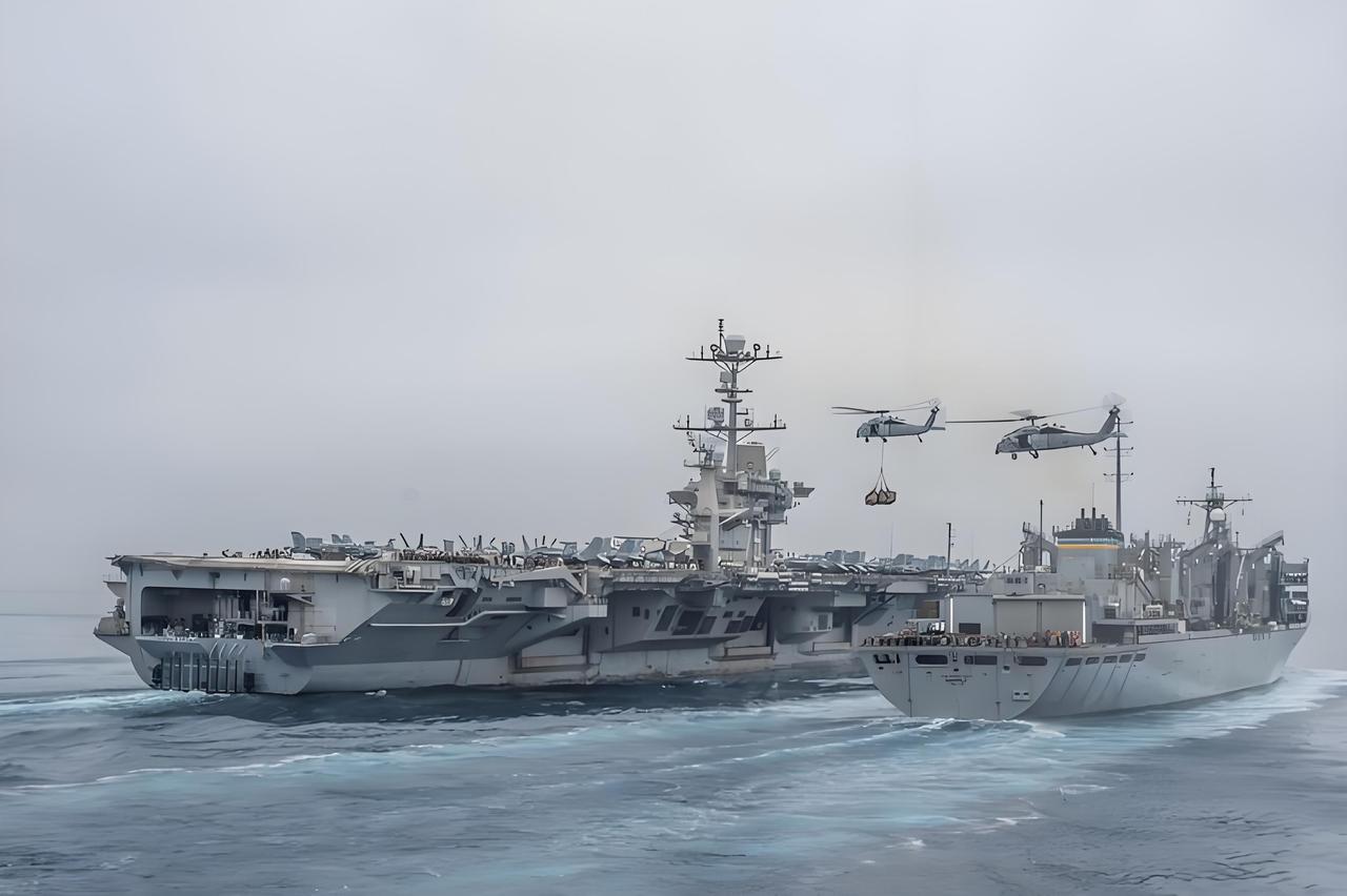 网友们表示，委内瑞拉倒下了，我们的石油管道失去了一条，如果伊朗也倒下了，重要的一