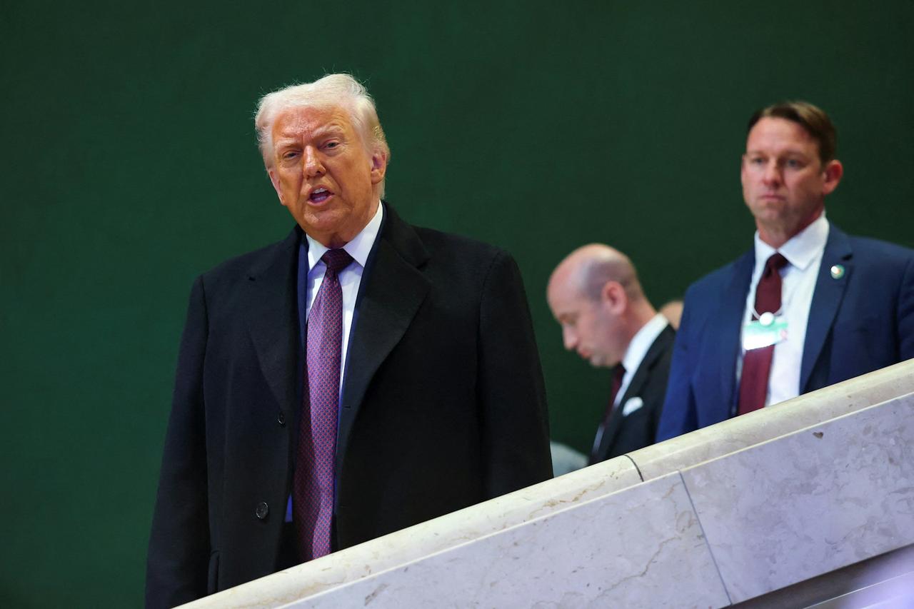 特朗普1月22日表示，他计划在4月访问中国。
美国财政部长贝森特同日接受《政治报