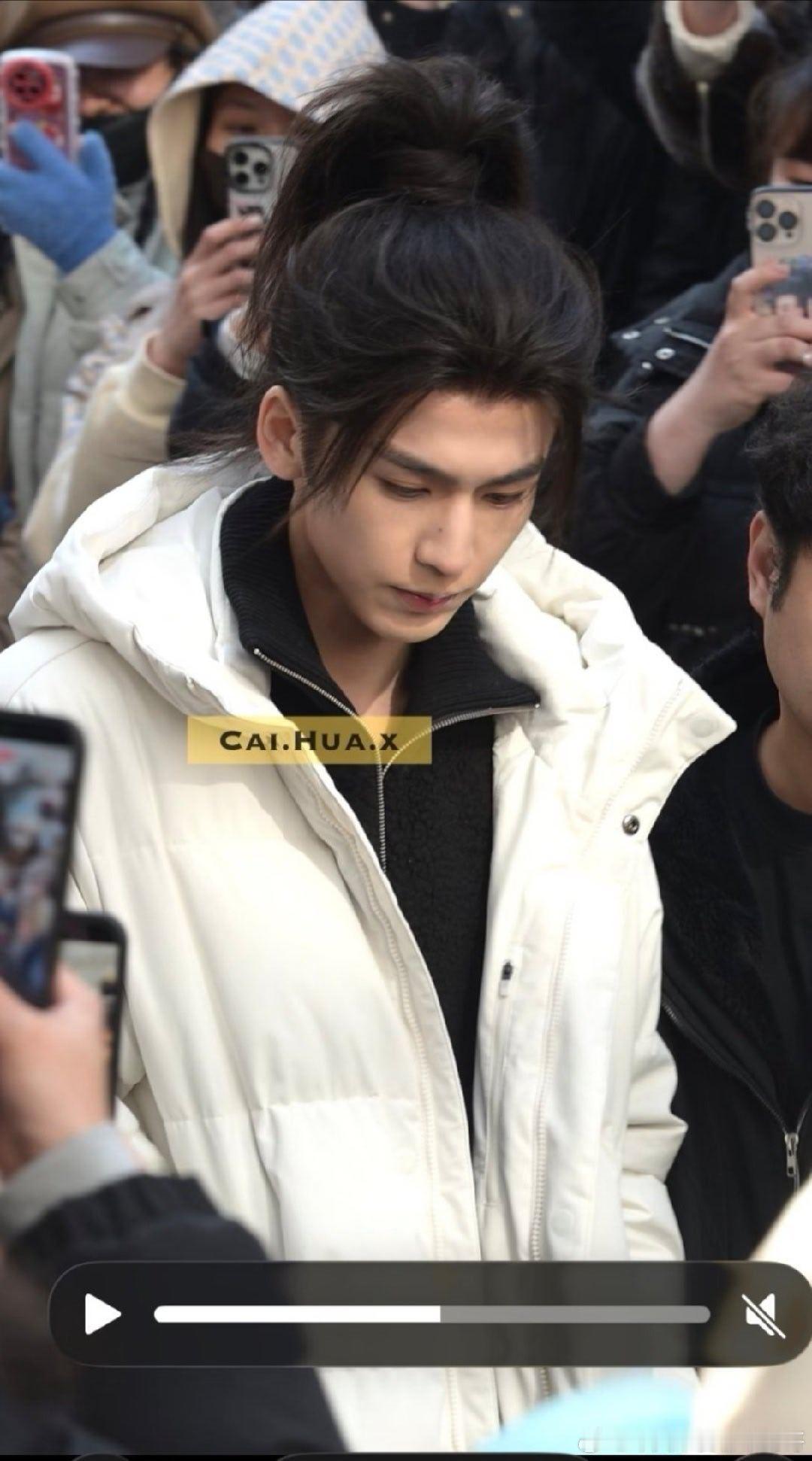 张凌赫、林允《归鸾》出妆路透 