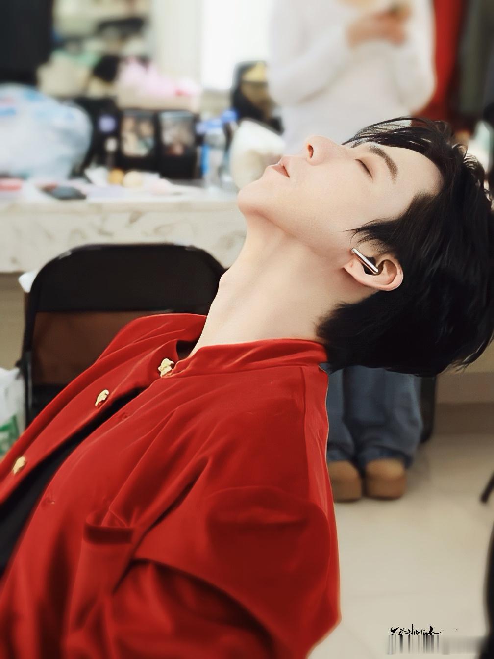 摩登兄弟反黑大队  本人主超🌸16级大咖，极好，唯粉，呼较好及以上唯，你先我后