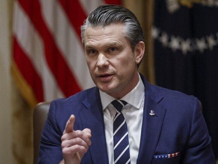 美国民主党议员安萨里指控国防部长皮特·赫格塞特犯下“战争罪”、违反宪法，要求其辞