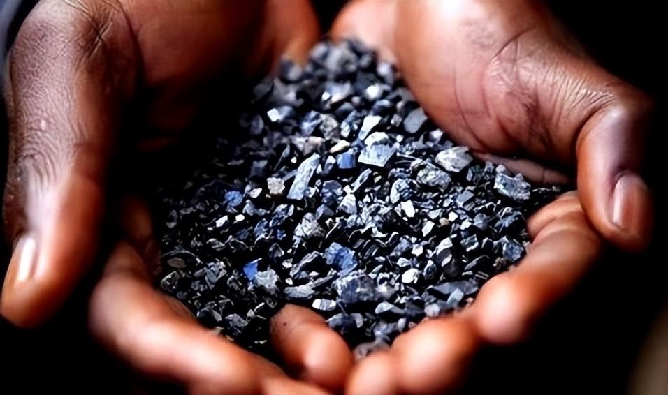 全球都在看稀土，其实真让各国头疼的是中国的整个制造业配套能力。很多人还停留在“中