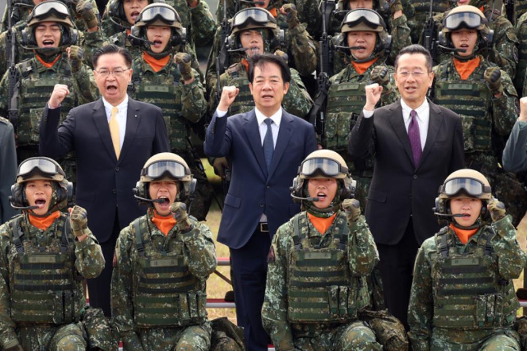 “台独”武装春节期间闹事迹象出现

赖清德等3名“台独”头目发出挑衅政治讯号，解