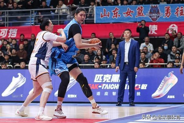 张子宇WCBA首秀，遭遇亚洲杯上同样问题！
今天，18岁的张子宇代表山东女篮出战
