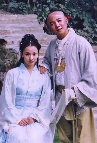 陶虹回忆父母相继离世，打击太大就抑郁了，感觉40岁了，父母离开才长大。
大家对陶
