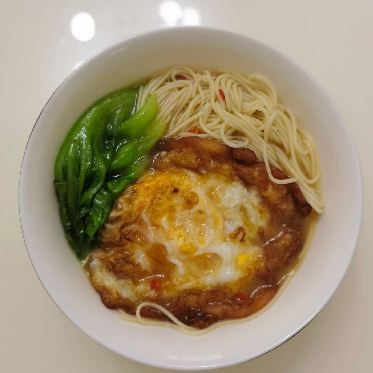 好好吃饭，是打工人对平凡日子的最高敬意不再用外卖速食潦草打发三餐，下班顺路拐进喧