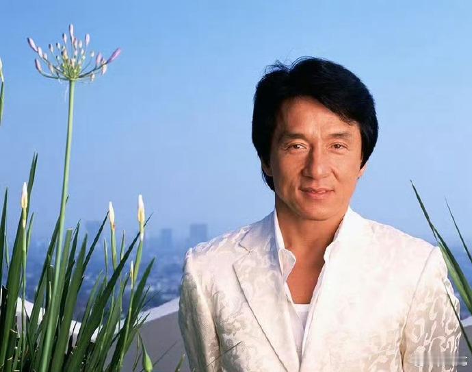 71岁成龙和67岁梁家辉都还在拼命 《捕风追影》当中的成龙大哥和梁家辉还是那么的