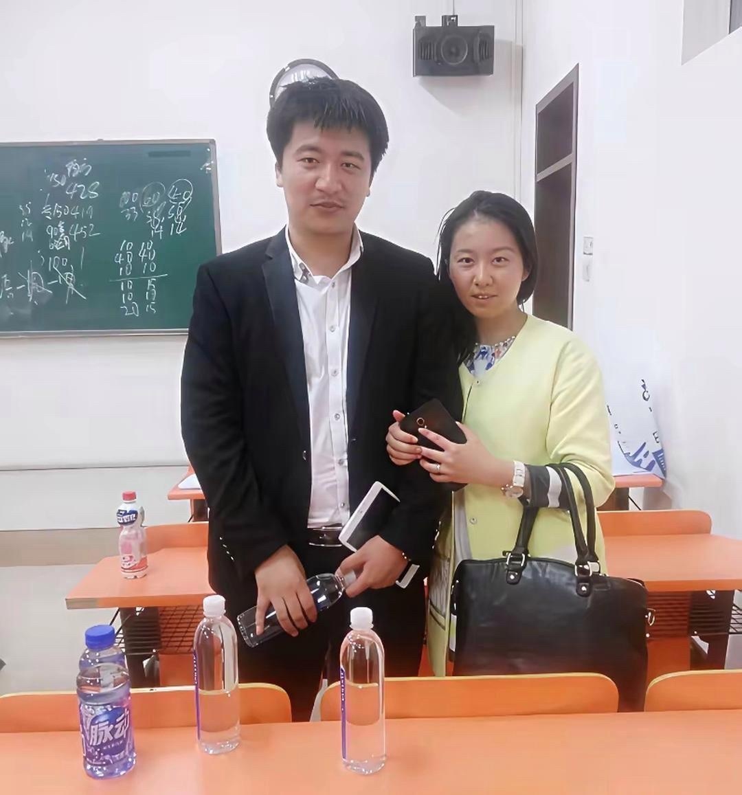 张雪峰离世后，前妻李丽婧首次发声，从文字中能感受到李丽婧的温柔善良，顾全大局，发