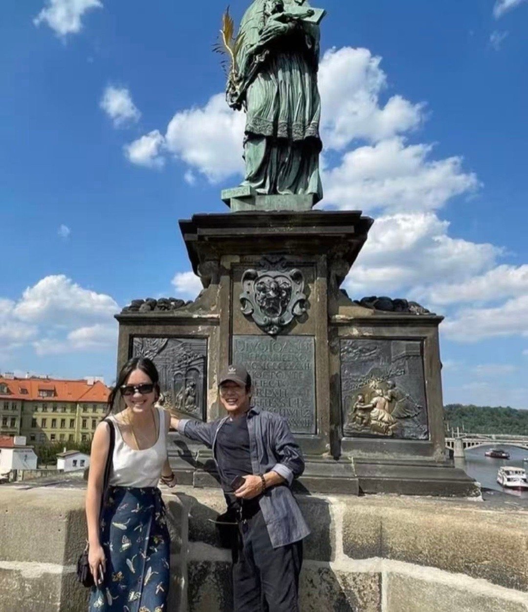 李连杰 再强的男人也是女儿奴 李连杰老师完美诠释了什么叫铁汉柔情！面对女儿们，这