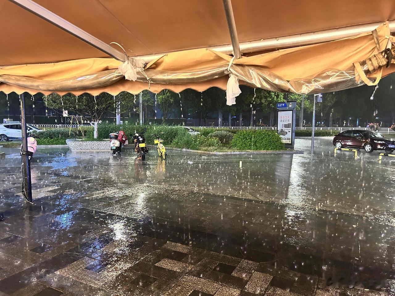 【突发】绵阳今夜：春雷炸响，瓢泼大雨！雷电黄色预警生效中 ⛈️

4月14日 0