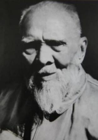 拒绝孙中山，拒绝蒋介石，转身参加开国大典，死后周恩来亲自送花。

1949年10