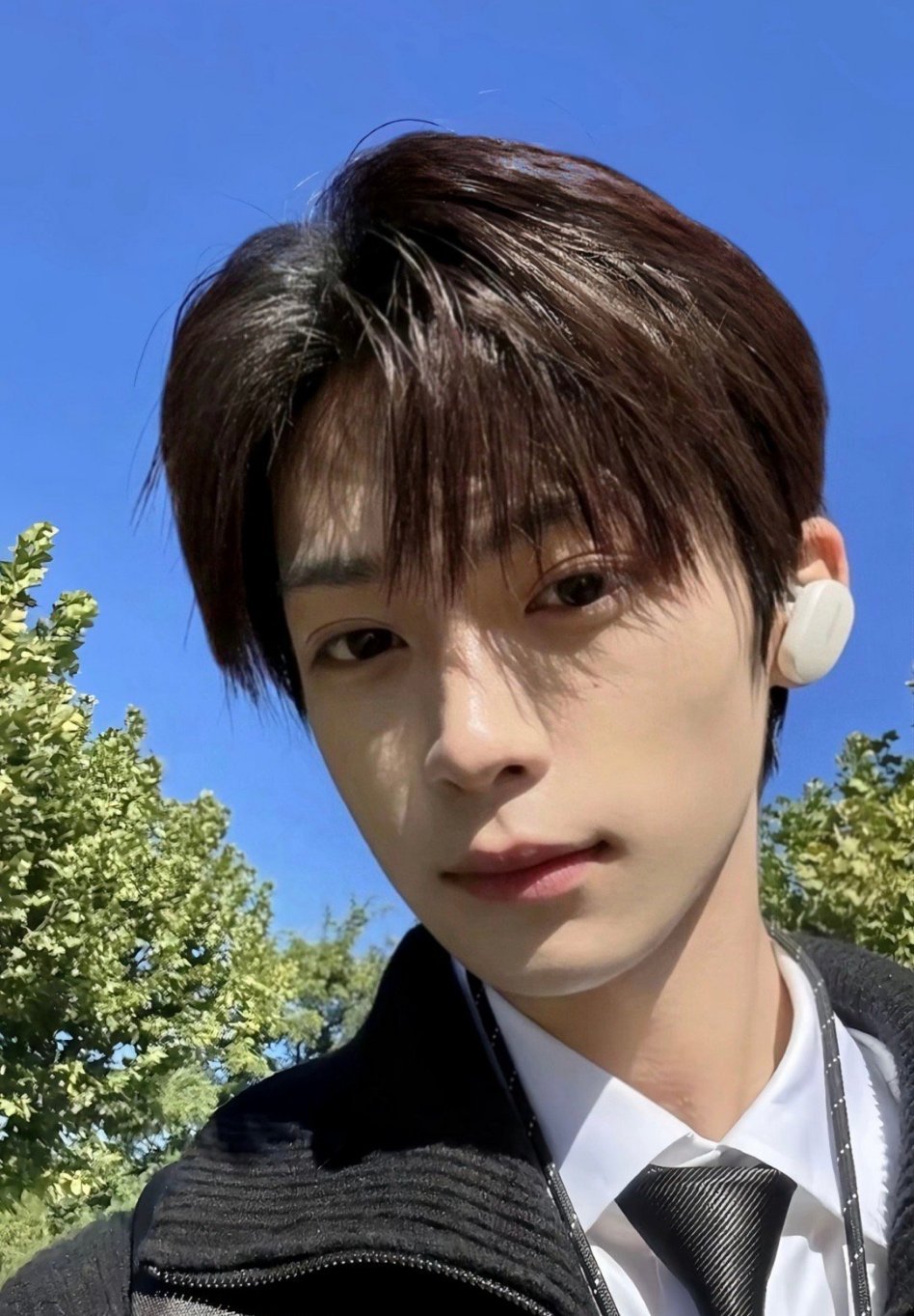 FRED斐登 鞠婧祎借热搜‼️澄清发了就是不听听听听听听听听听听听听听听听听听，