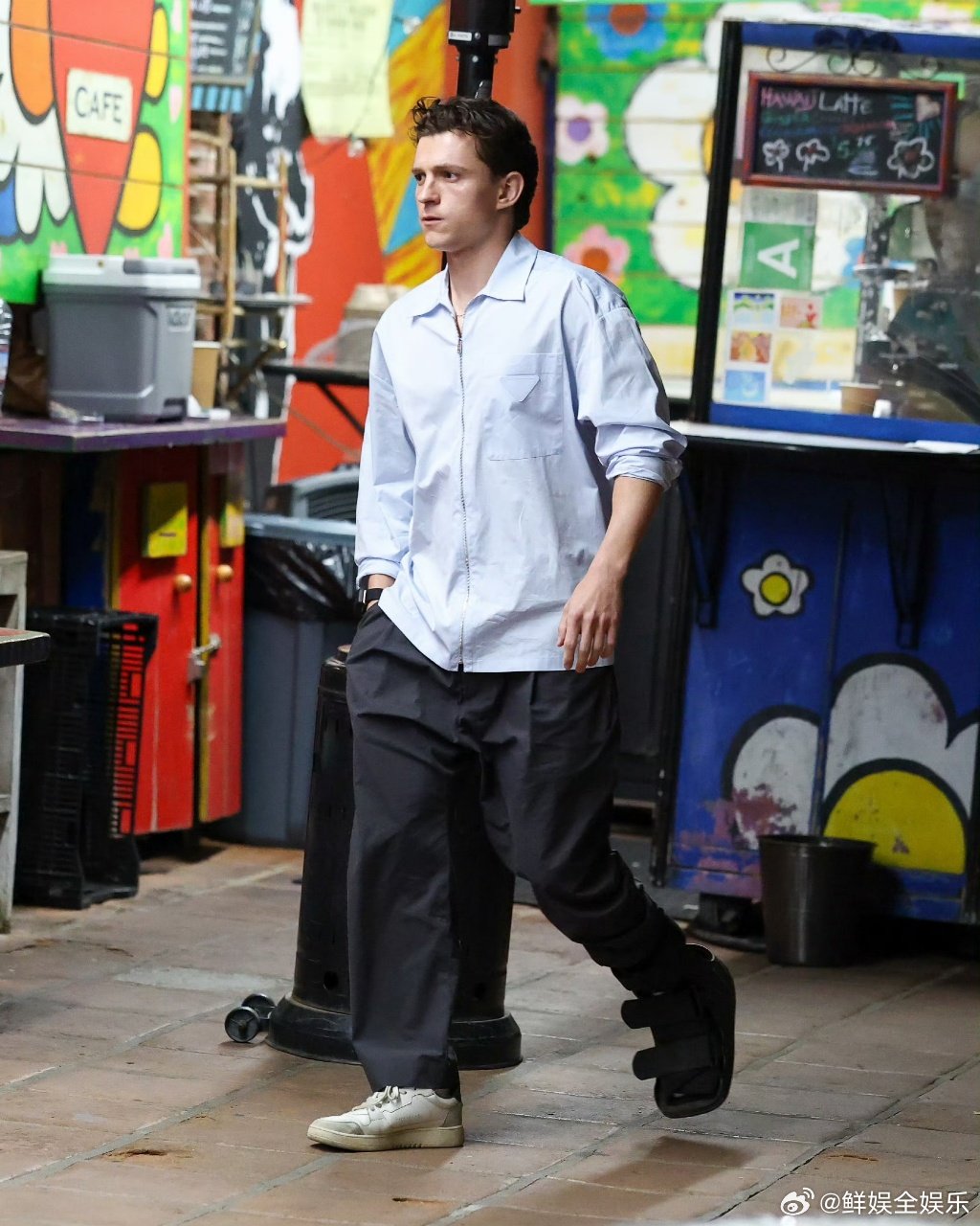 荷兰弟和维嘉长得好像  维嘉这颜值放国外，说是荷兰弟我都信 