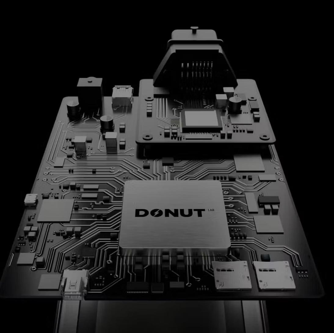 全球第一块量产固态电池诞生了
芬兰一家小公司Donutlabs宣布推出了全球第一