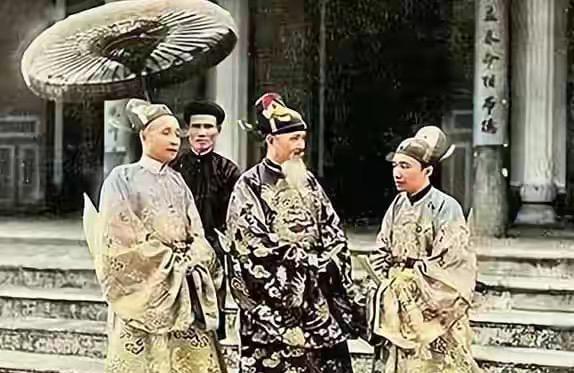 越南被中国统治了近千年，为什么最后形成一个独立国家？

因为越人的语言并没有被汉