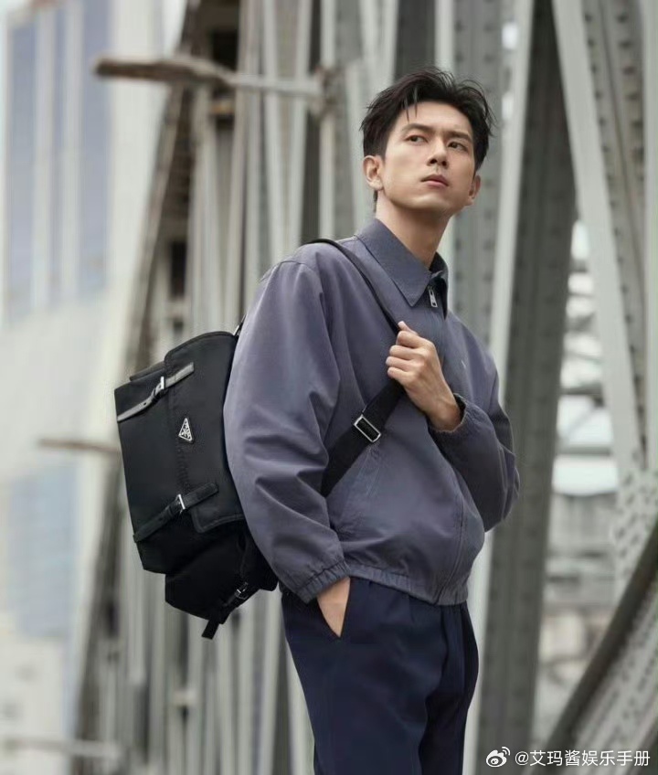 李现 陈昊宇普拉达2025七夕广告大片，来👀状态 ​​​